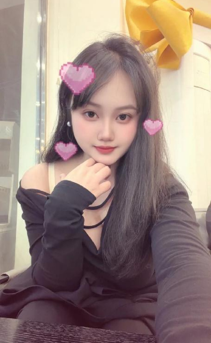 南山丰润性感萌妹