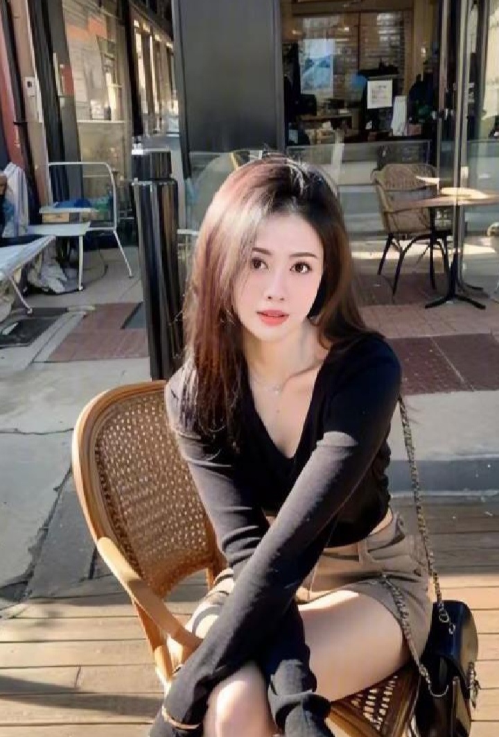 高挑气质兼职美御姐