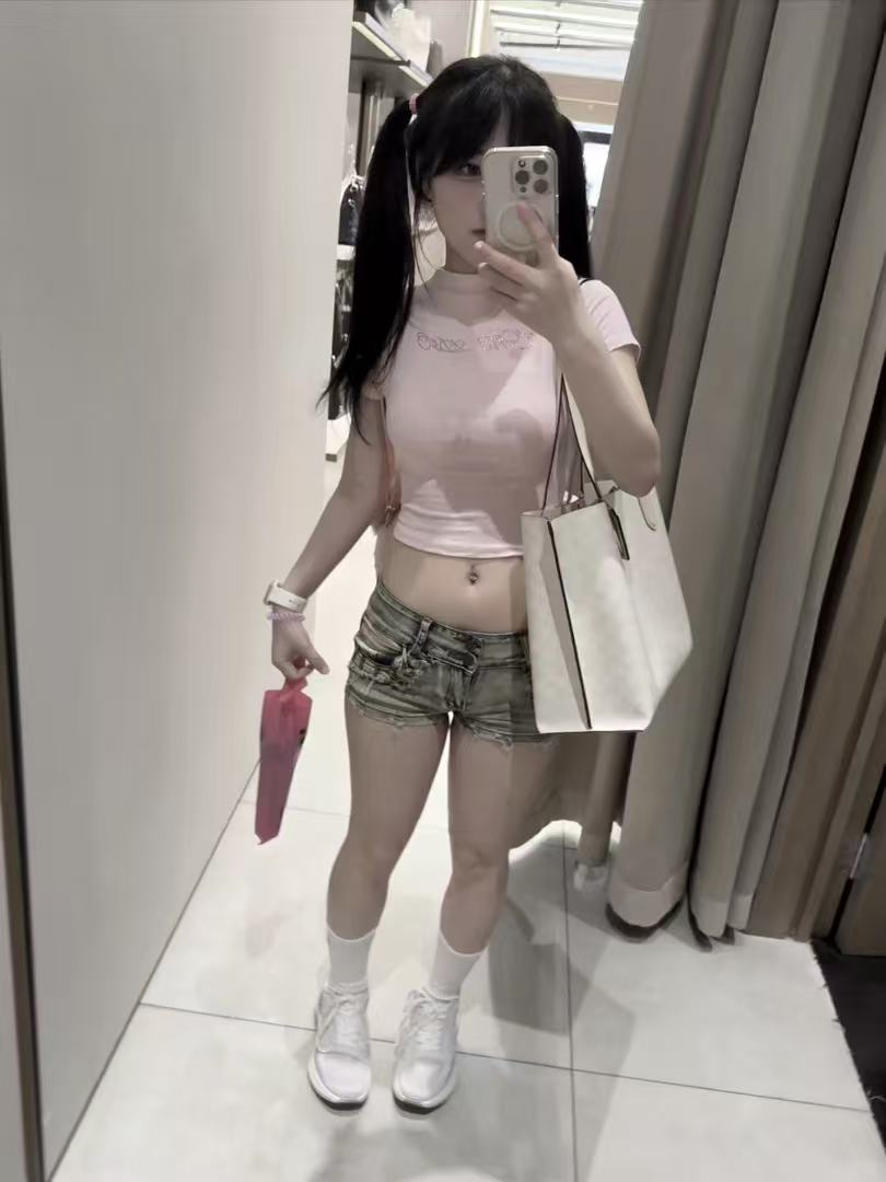 刚下水小学妹，互动能力强适合做你的临时女友