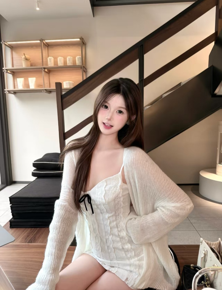 白嫩美腿兼职小甜