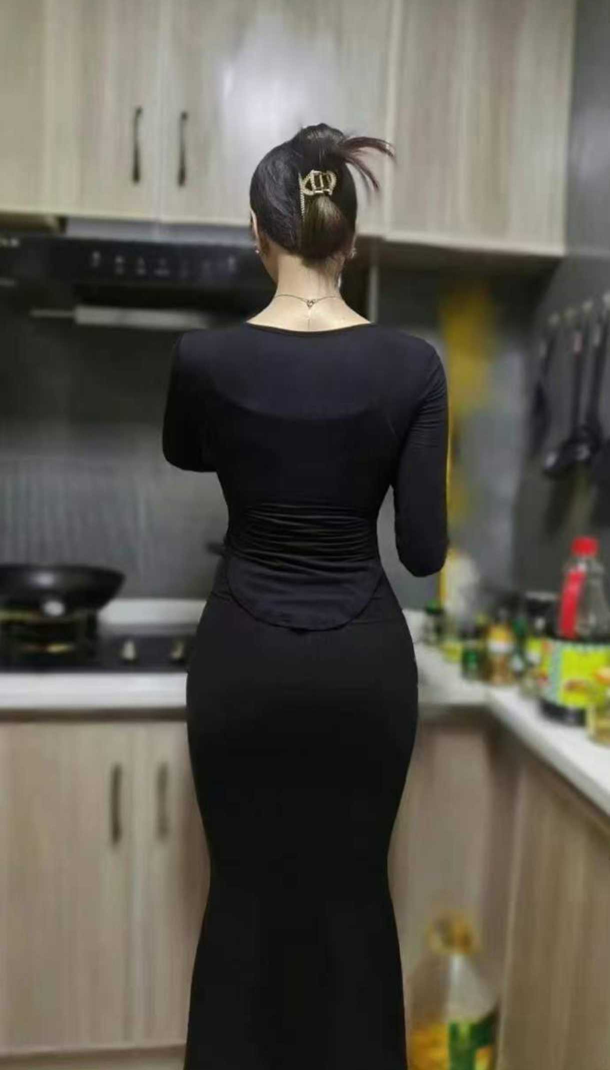 极品白虎美穴 粉嫩诱人 天河潭村安娜