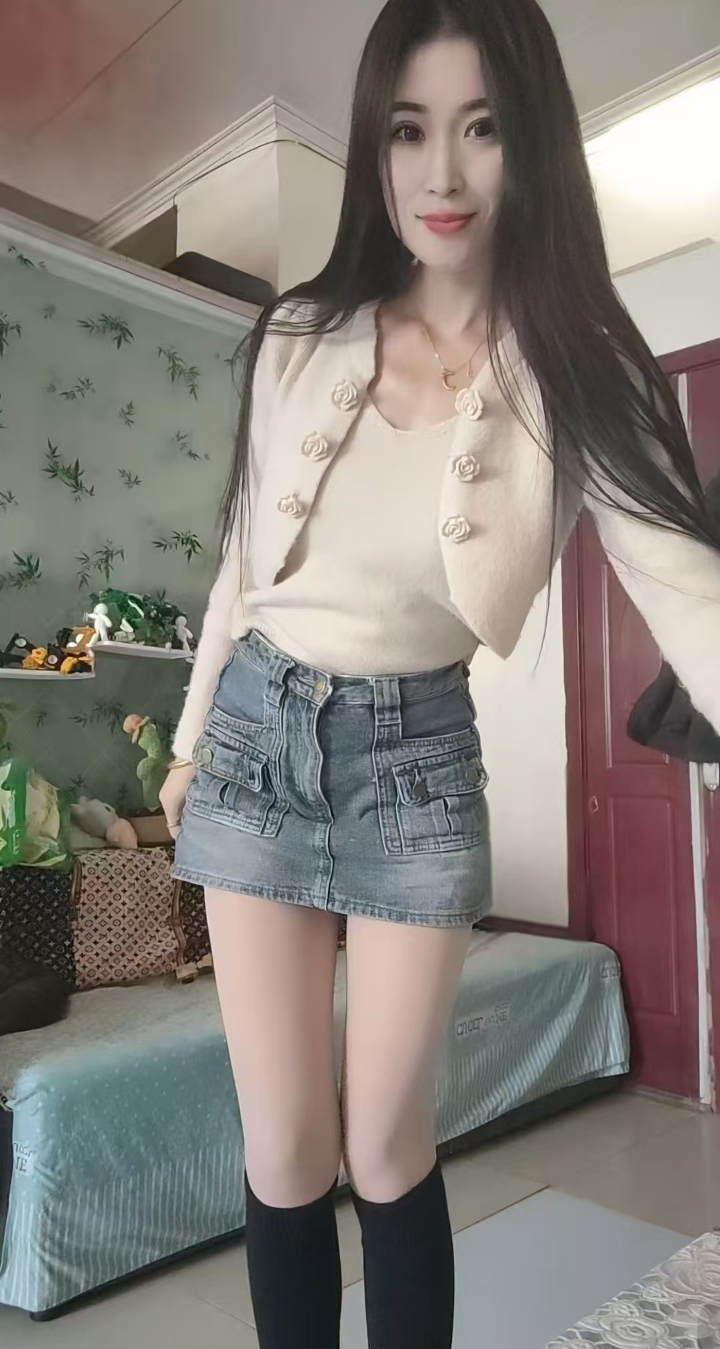 裕华苗条小少妇