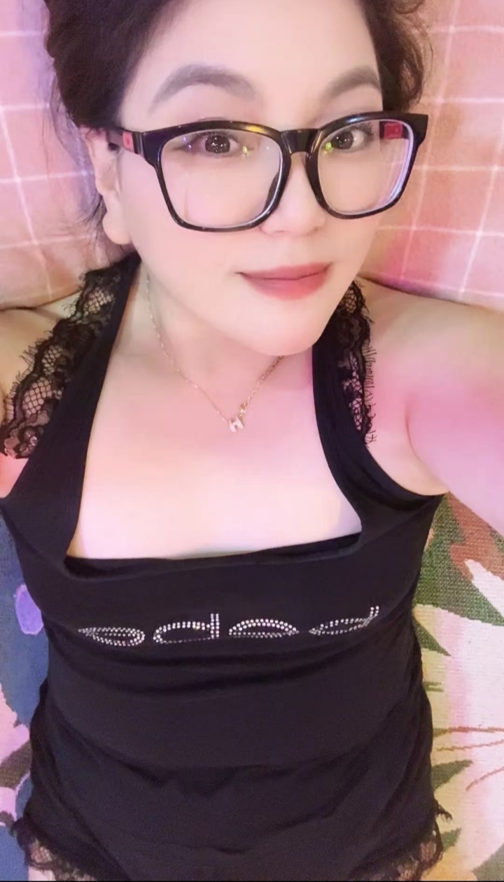 东河美御姐微微