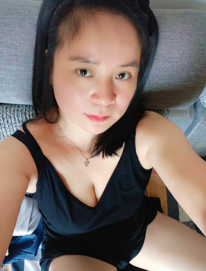 岳麓大波轻熟女倩倩