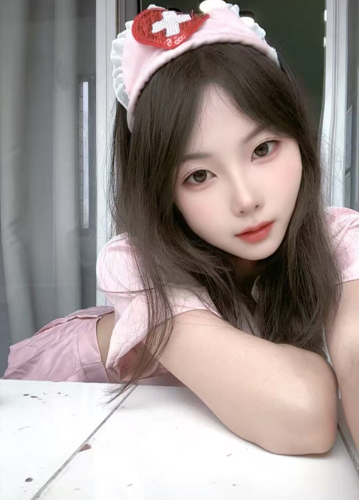 沙尾制服嫩妹念念