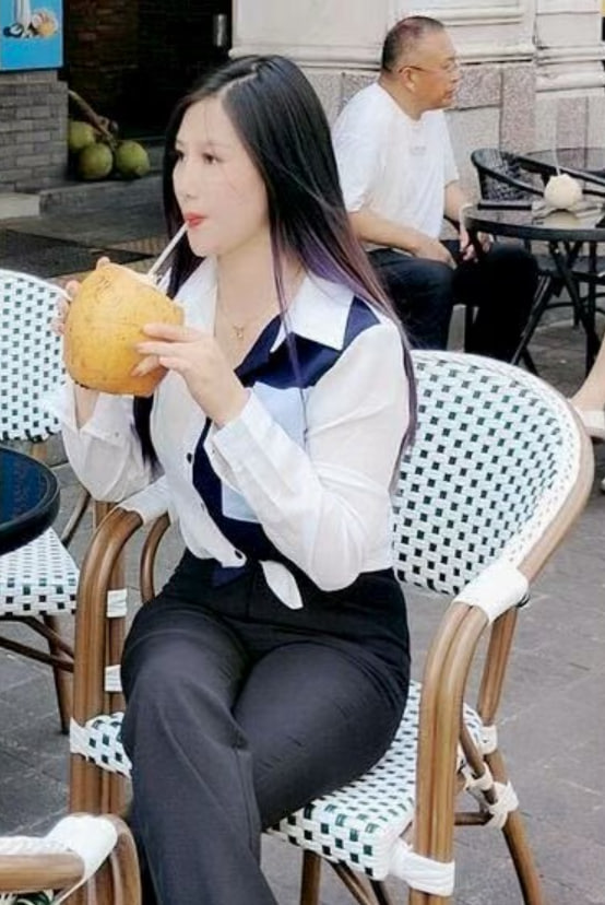 个性活泼听话的少妇