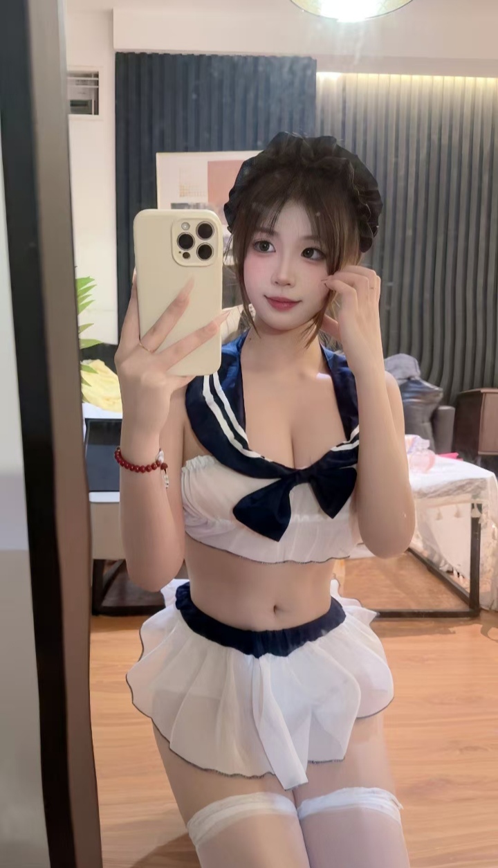 童颜美乳制服甜妹点点