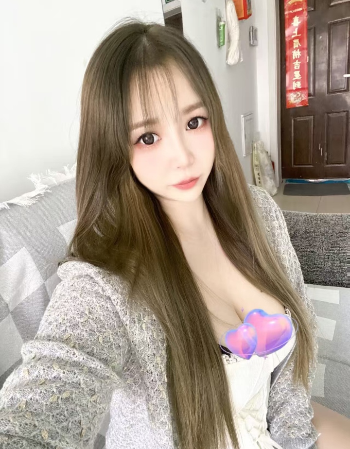 白嫩丰润辣妹兔兔