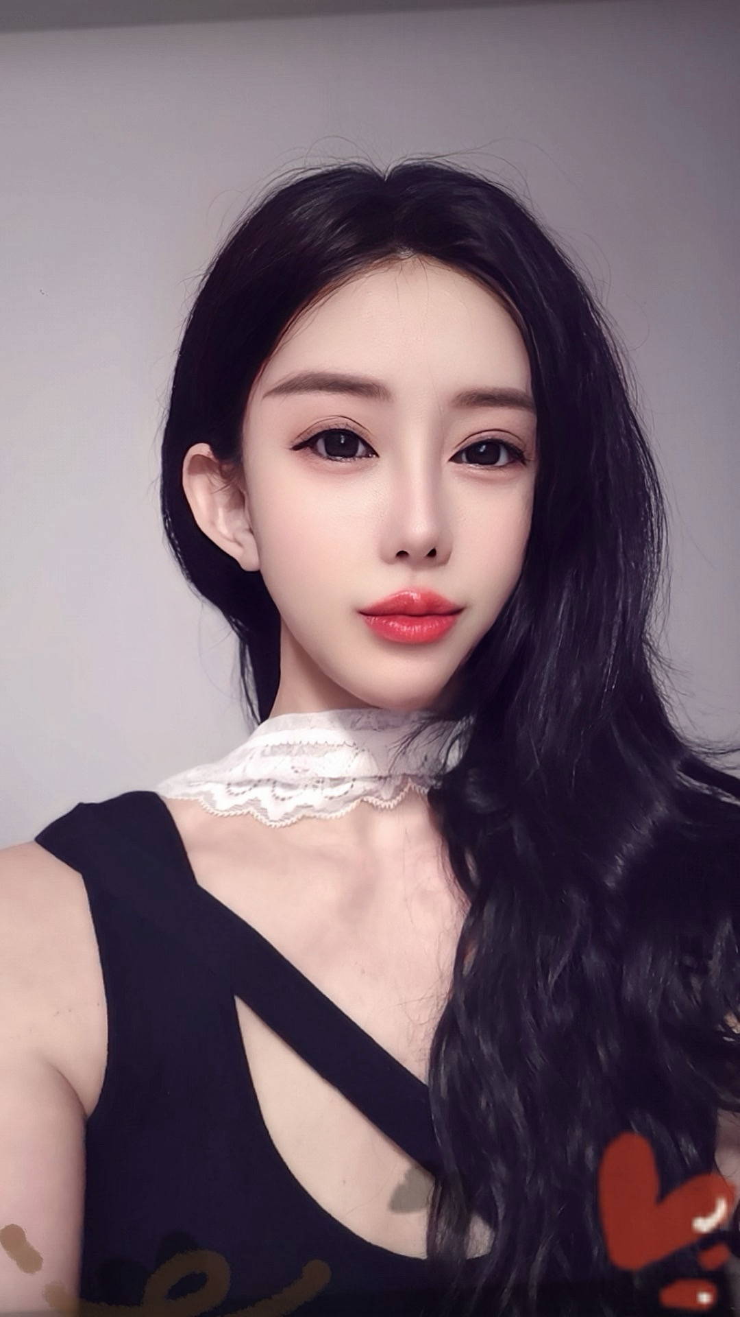 梅花园新人洒洒 臀满腰细 颜值高 照片八成左右