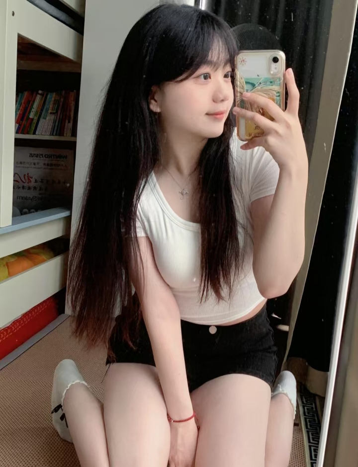 白嫩兼职甜妹kk