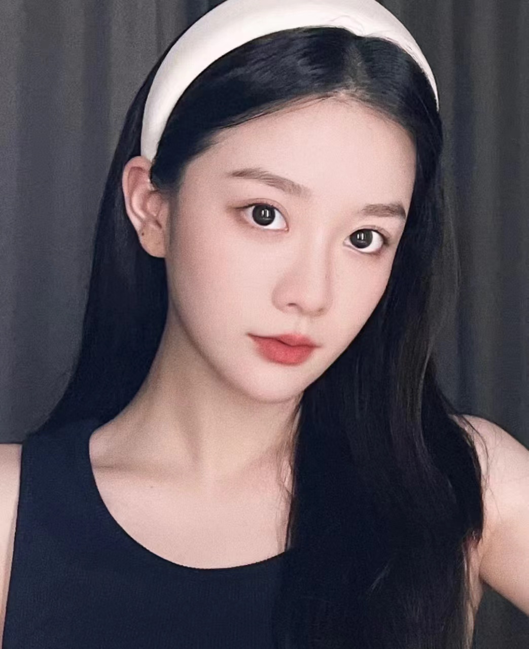 美丽大方的兼职妹妹