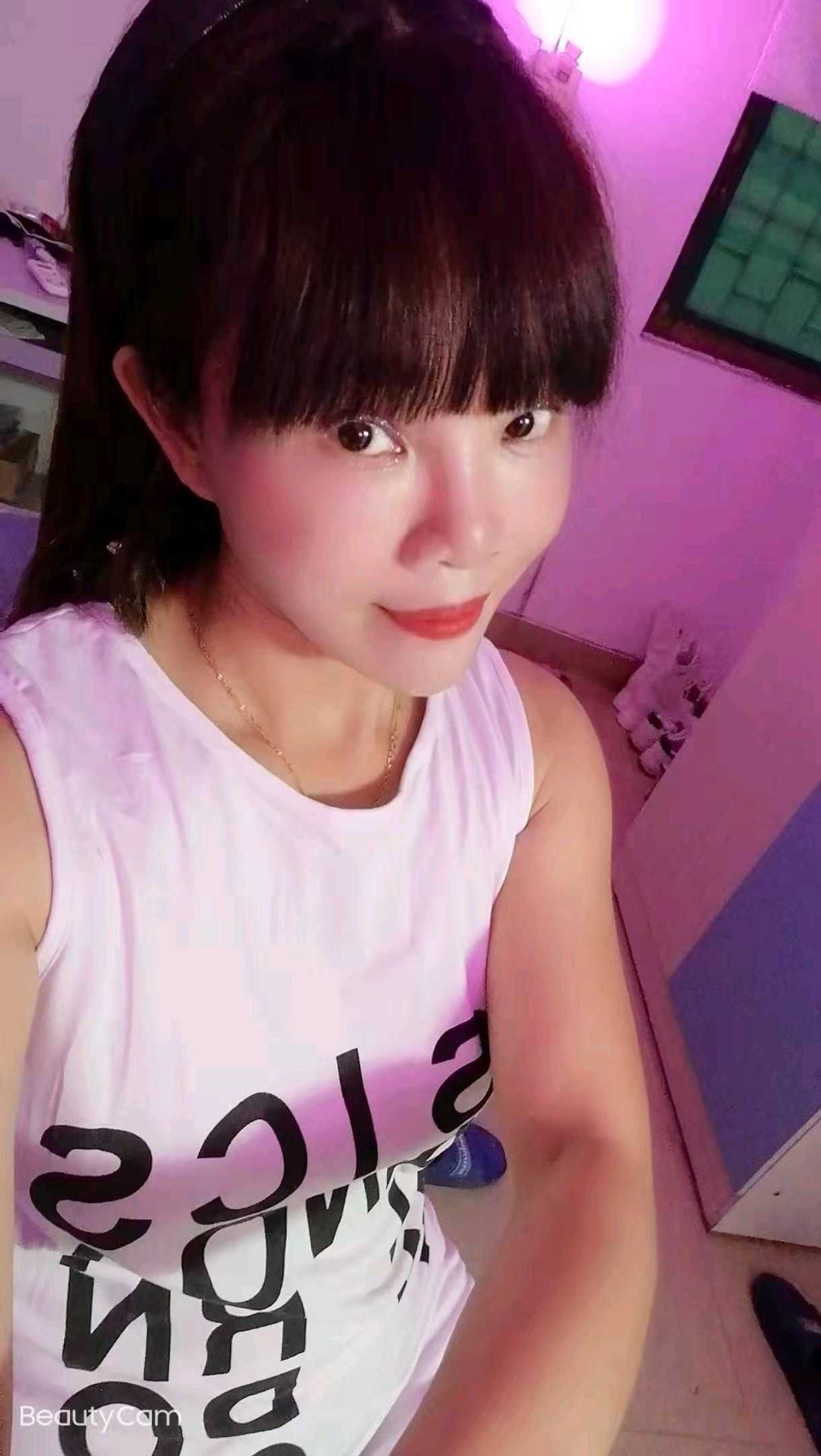 佛山三通挽挽 风Sao少妇型 态度好 配合度高 美艳人妻