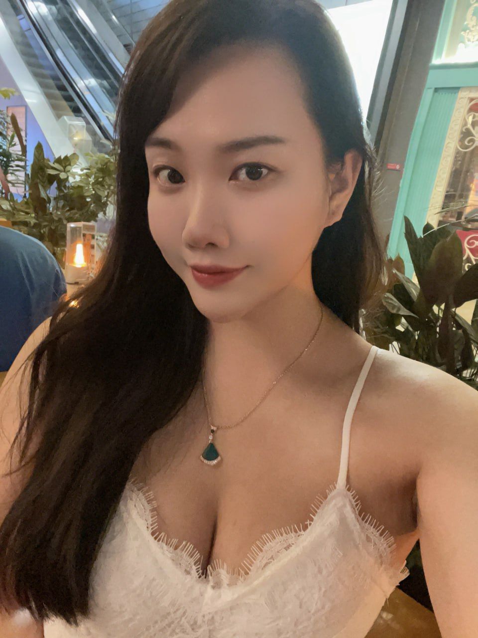 眼镜风sao少妇