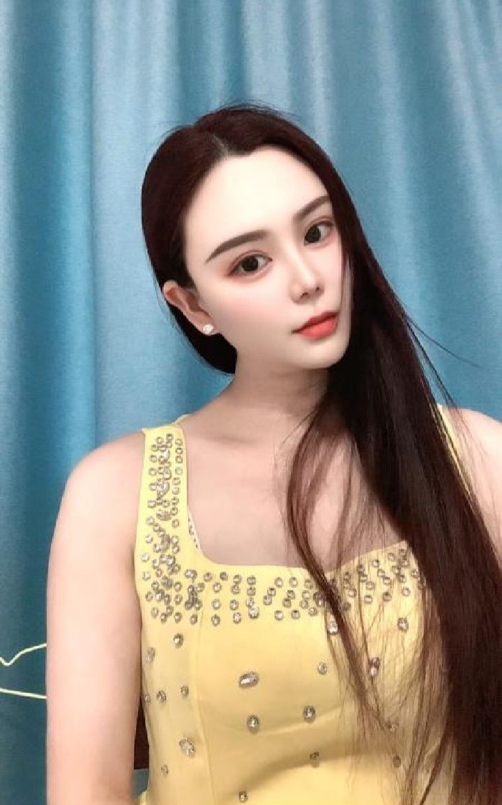 高挑气质辣妹