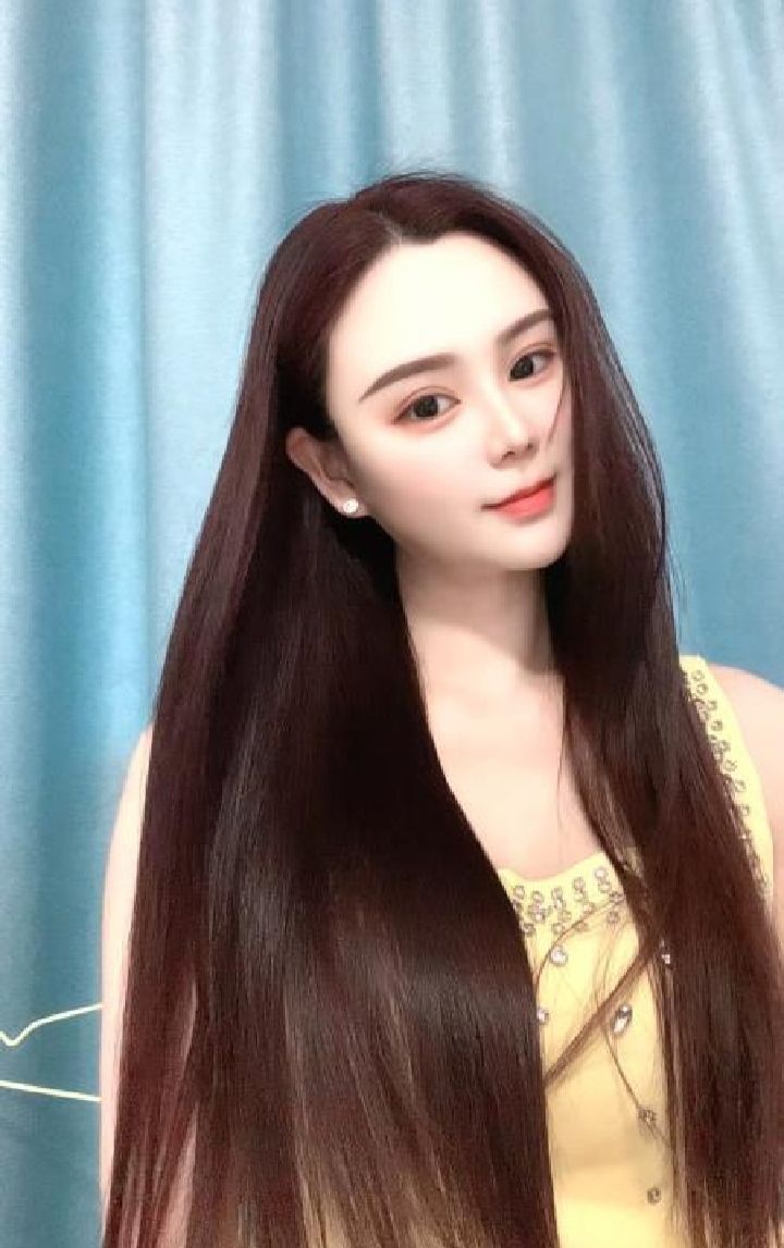 高挑气质辣妹