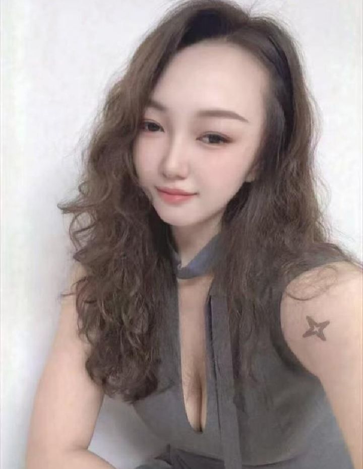 微信大波浪欲女曼曼