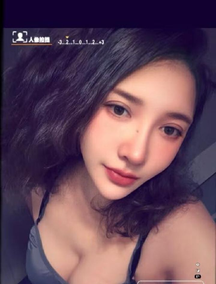 金融城韵味辣妹加依娜