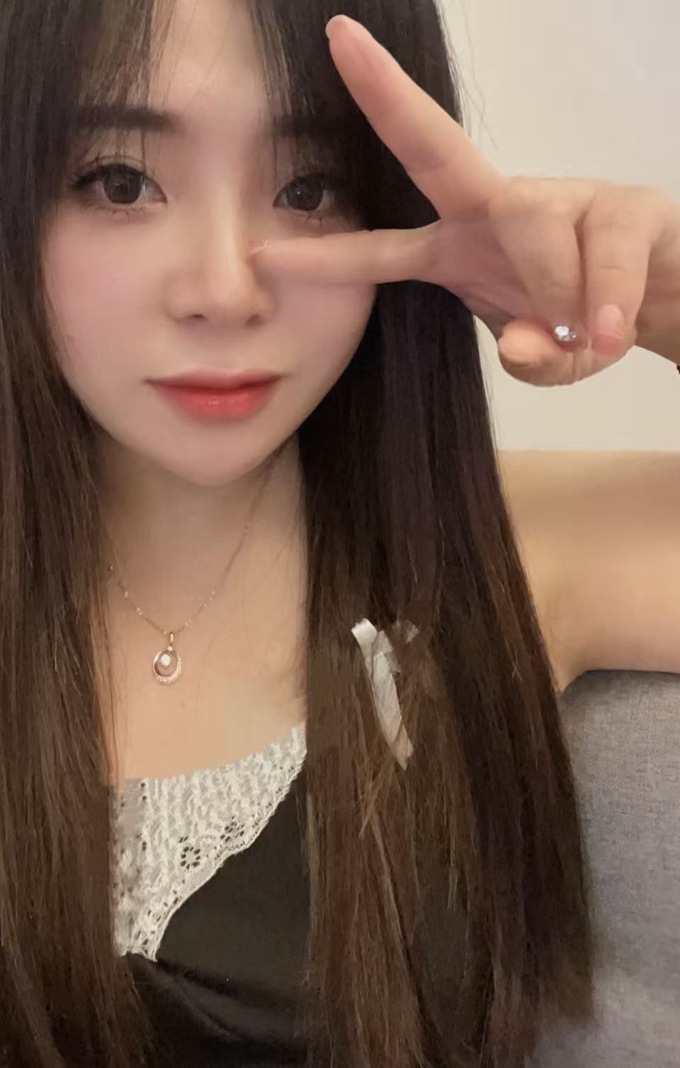 花都狮岭小萱 甜妹纯欲 粉穴b紧 多汁味美
