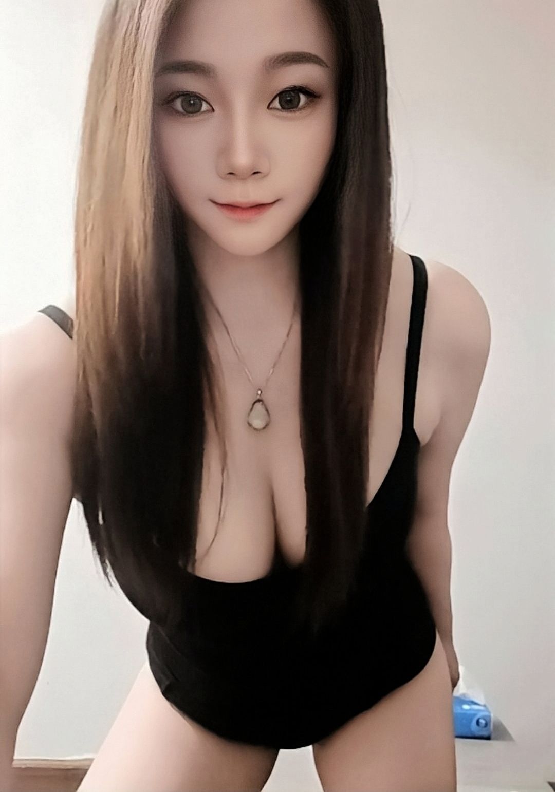 龙华大胸性感小姐姐