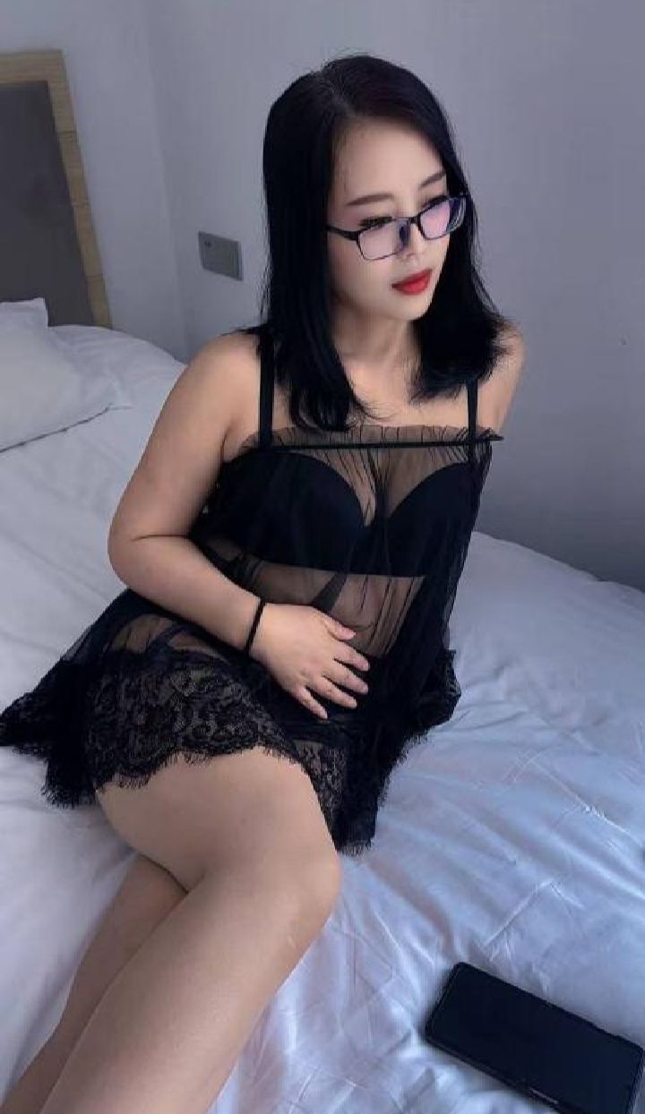 下沙热辣情趣眼镜妞