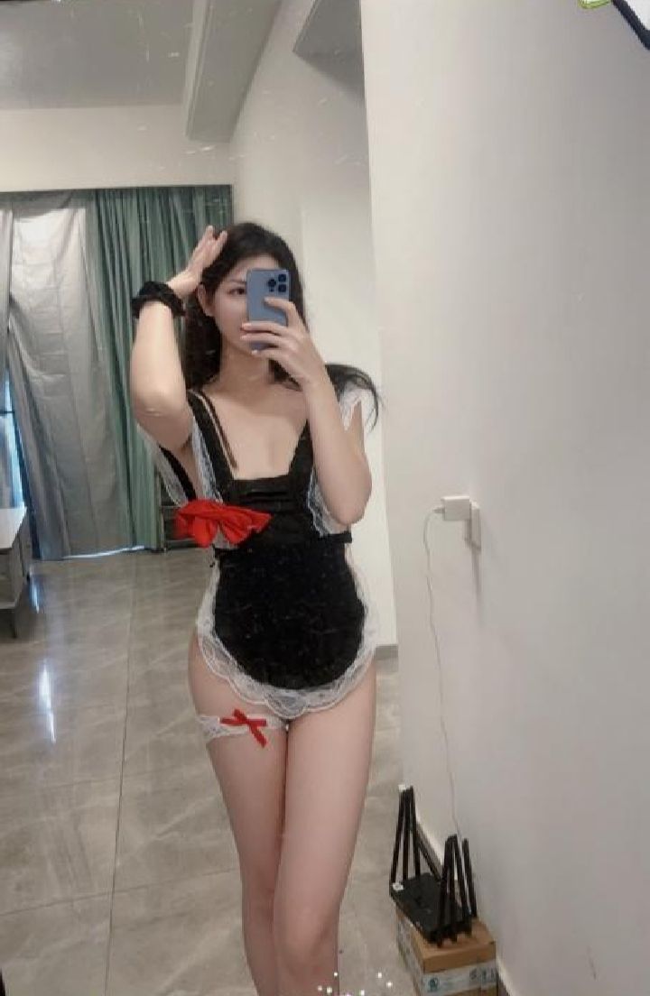 模特身材辣妹小迪