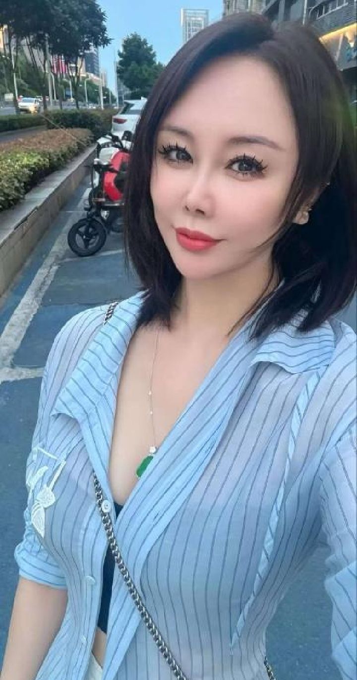 杨浦韵味撩人御姐