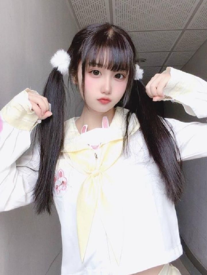 静安白嫩二次元甜妹
