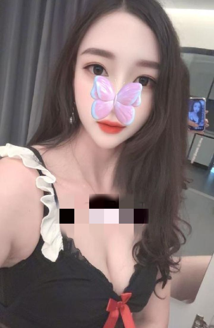 江岸热辣狂野小少妇