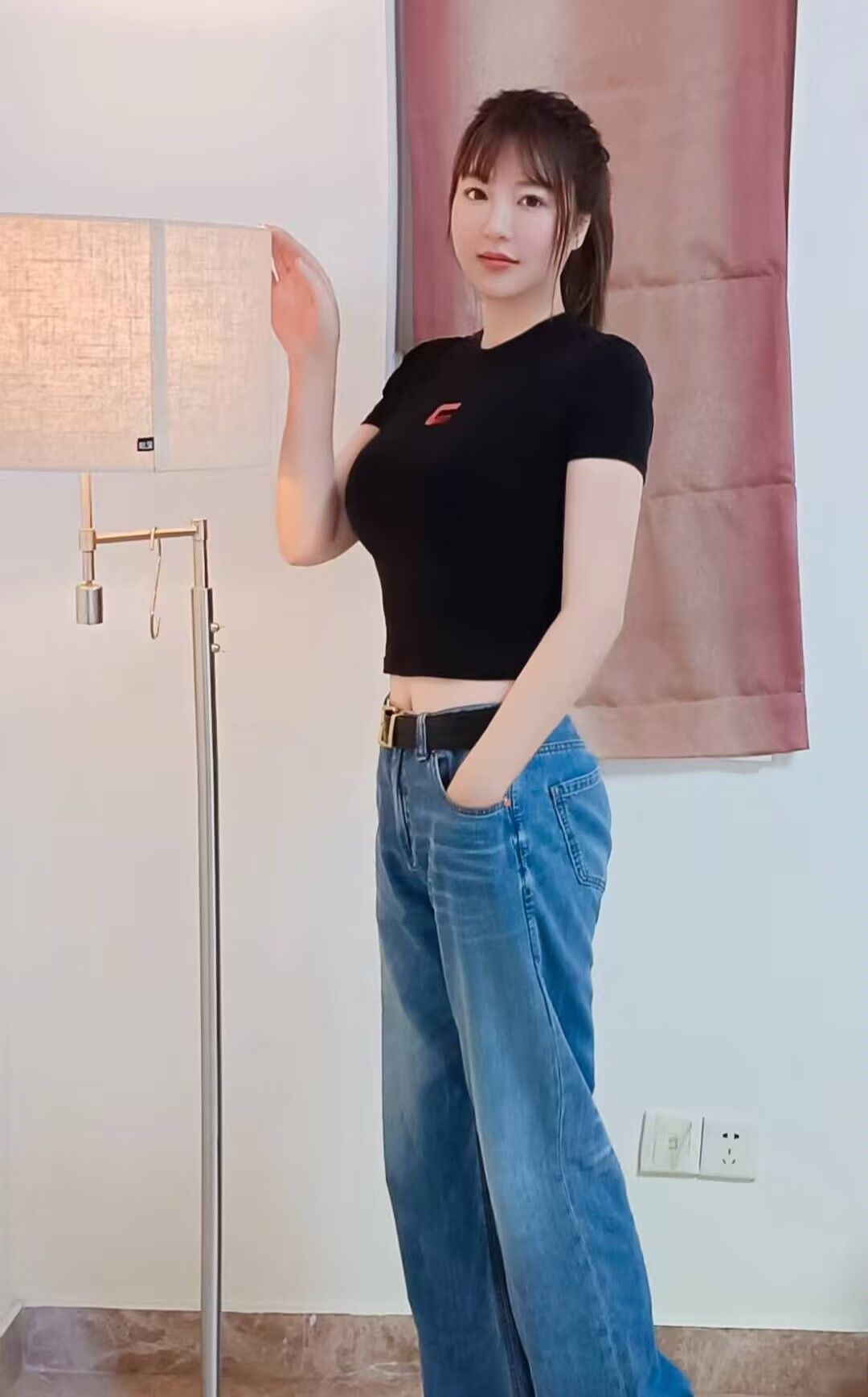 海珠区性感大长腿妹子