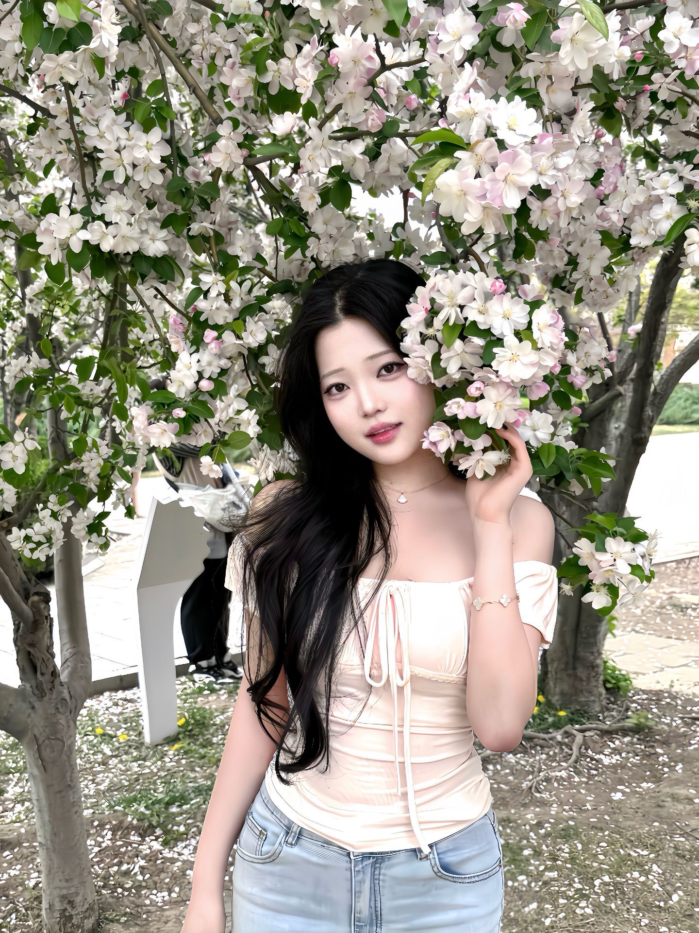 这个小姐姐临时兼职